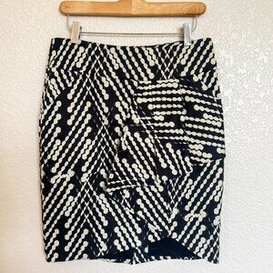 The Limited Pencil Skirt Black Cream Ruffled Front Size 4 Career School Lined